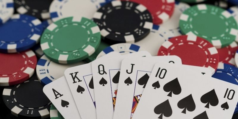 Giải đáp khái niệm bài Poker 33Win là gì? 